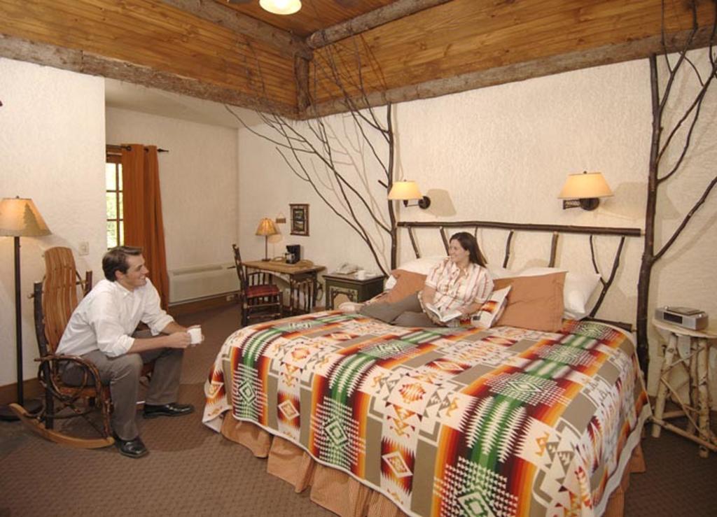 Finger Lakes Lodging Skaneateles Szoba fotó